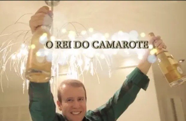 Garrafa de espumante para brindar a quem deu este presente